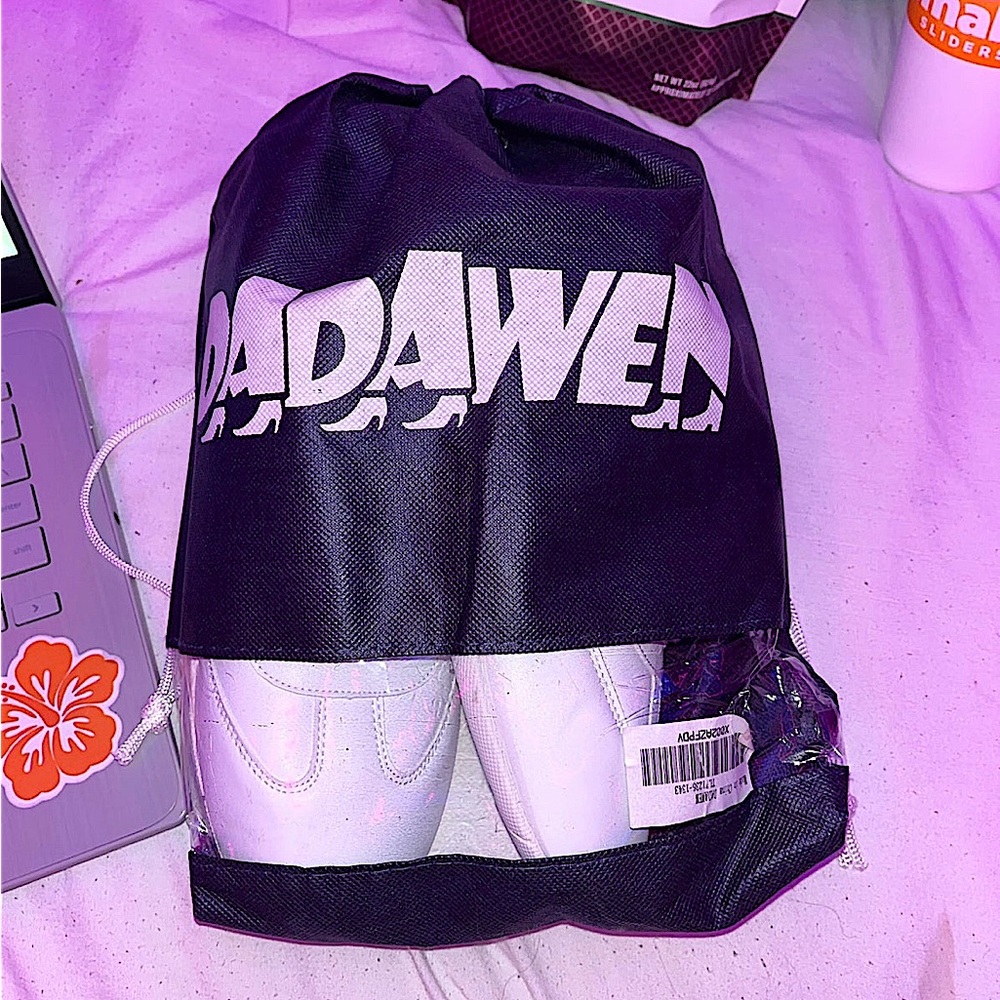 Dadawen White Cheerleading Shoes